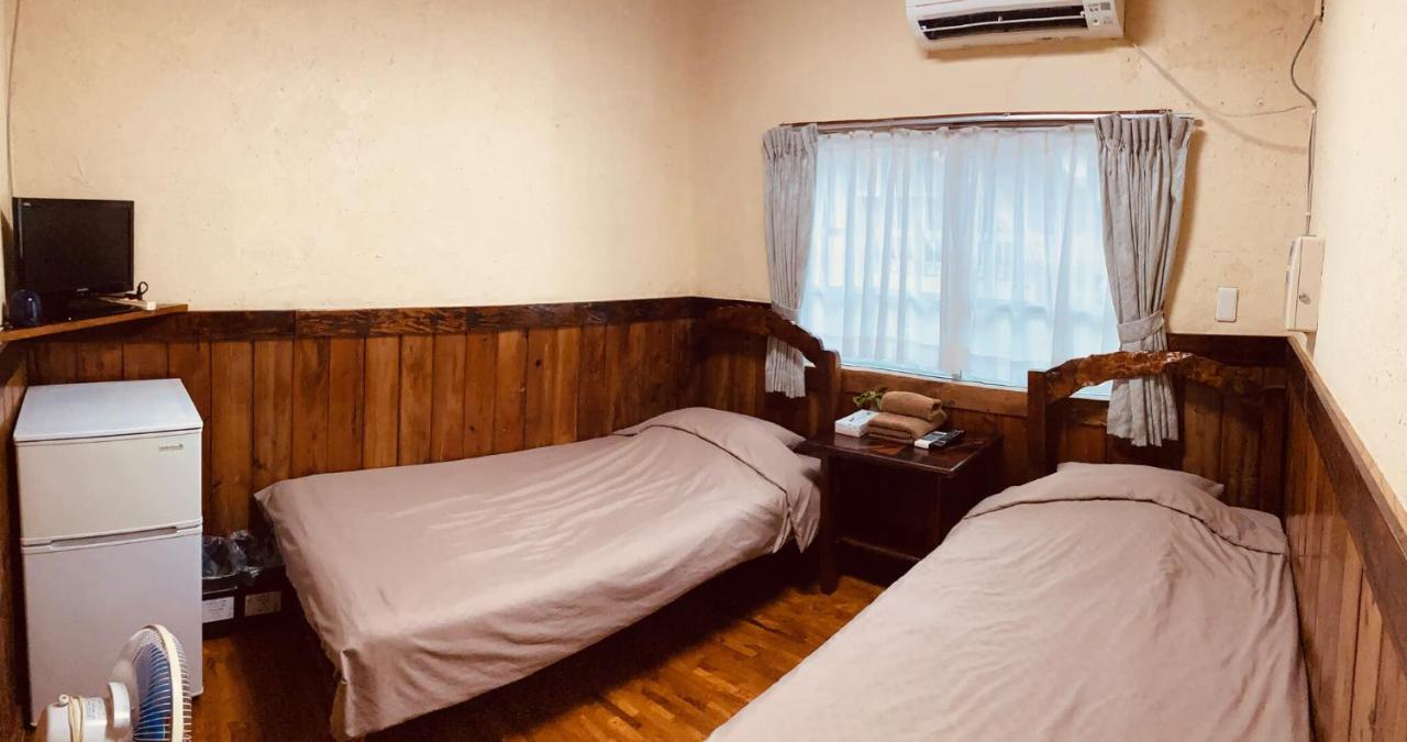 ペンションやいま日和 Hotel Ishigaki  Eksteriør billede