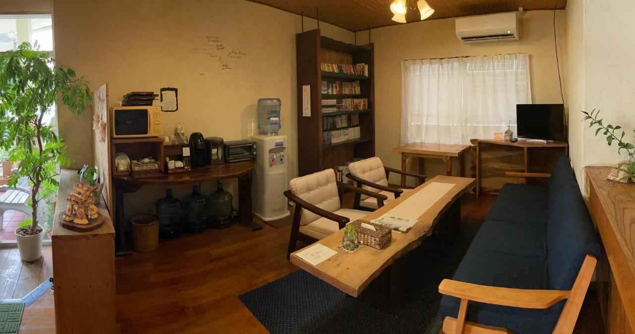 ペンションやいま日和 Hotel Ishigaki  Eksteriør billede