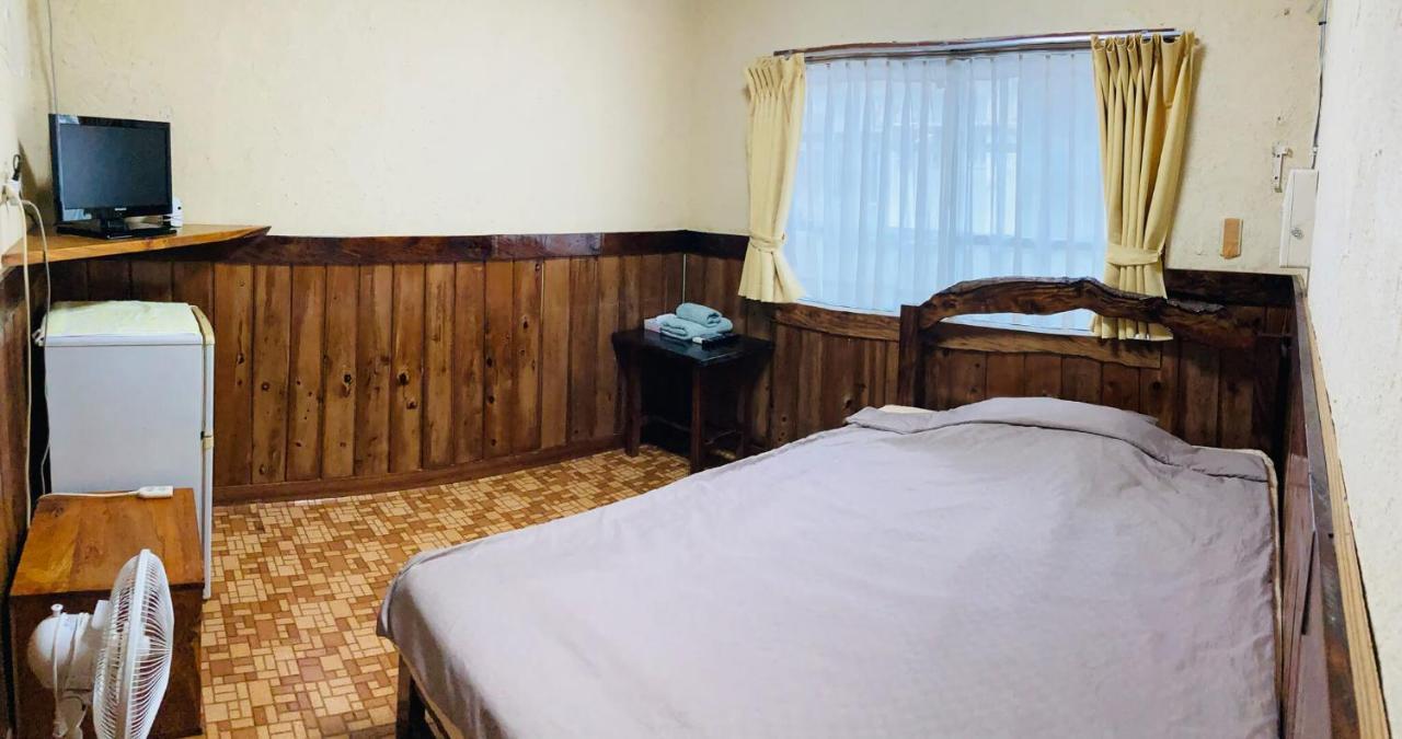 ペンションやいま日和 Hotel Ishigaki  Eksteriør billede