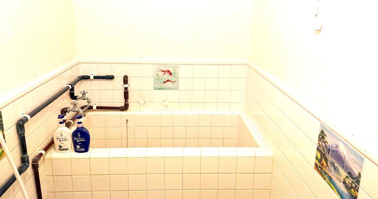 ペンションやいま日和 Hotel Ishigaki  Eksteriør billede
